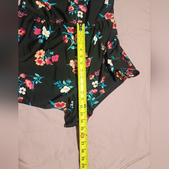 NWT BLAIR Floral Black Women's Romper SIZE 18. - Picture 8 of 12